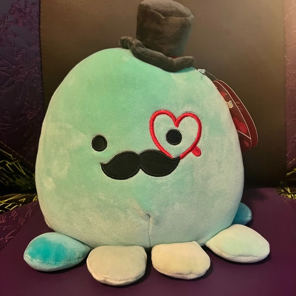 Valentines 8” 2023 Cinnamon Roll Chanel & Octopus Eiko - Picture 5 of 7